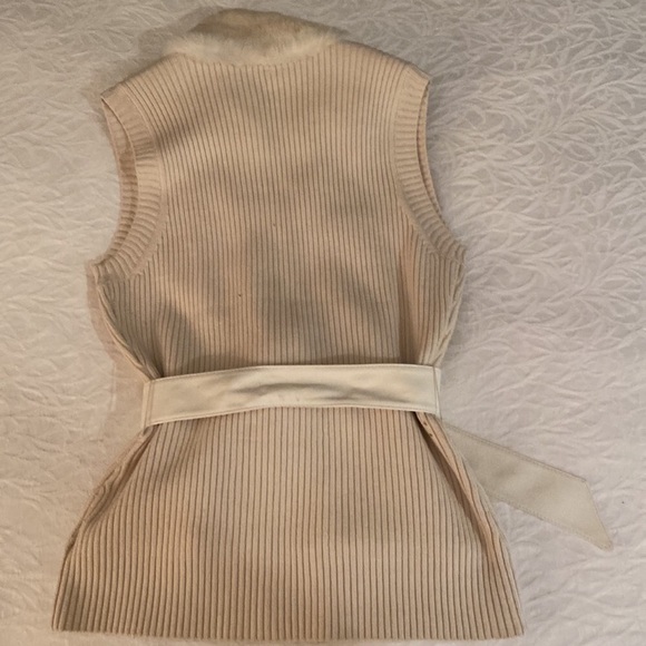 Guess fur vest - Picture 5 of 5